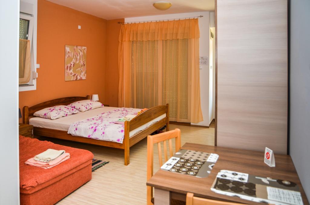 Apartments Svetlica Petrőc Kültér fotó