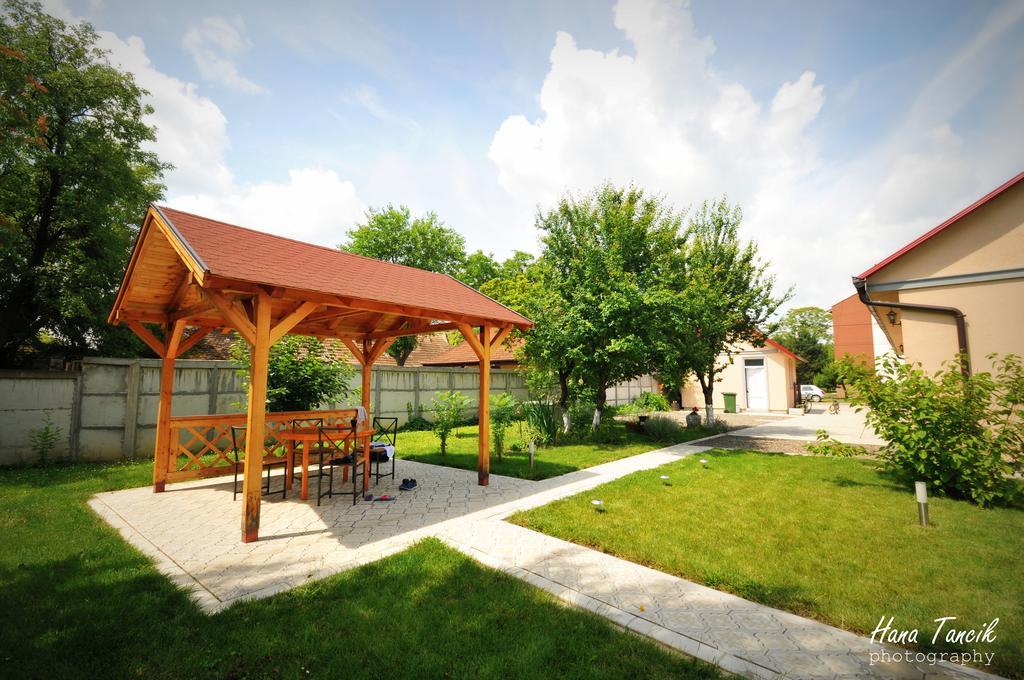 Apartments Svetlica Petrőc Kültér fotó